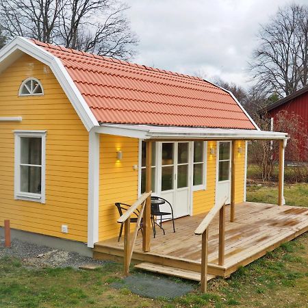 Kristina Attefall I Vaesterhaninge Buitenkant foto