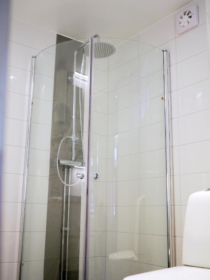 Kristina Attefall I Vaesterhaninge Buitenkant foto